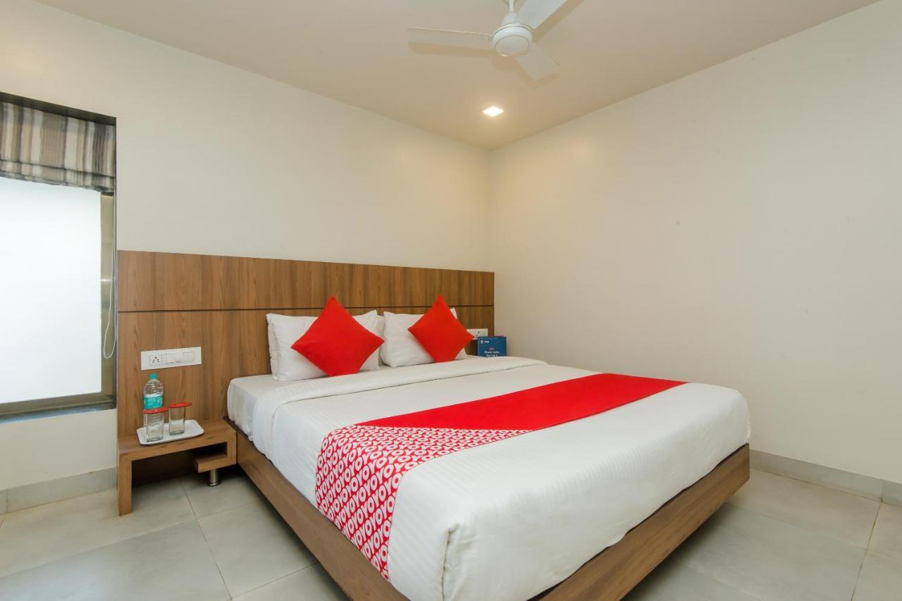Oyo 13857 Hotel Imperial Umele 外观 照片
