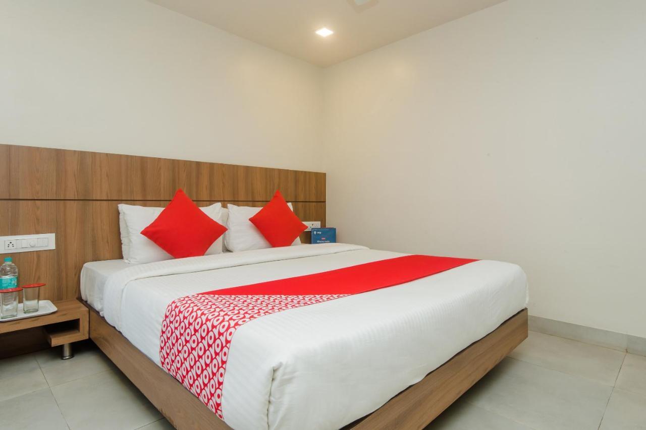 Oyo 13857 Hotel Imperial Umele 外观 照片